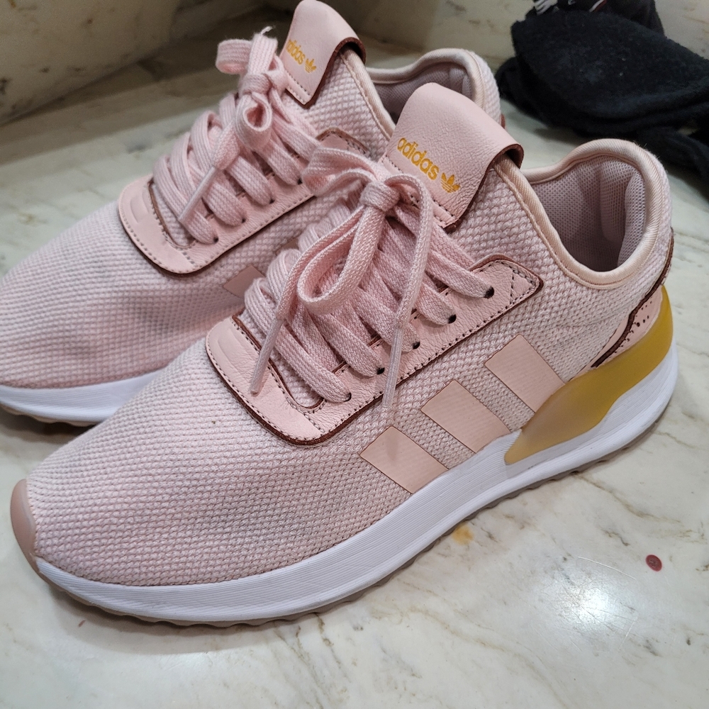 Adidas size 8 women's
